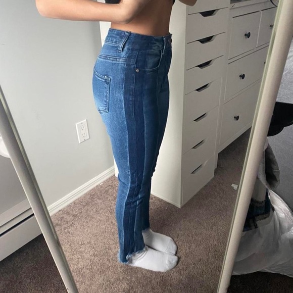 DIFFERENT WASH JEAN PATTERN 🫐 - Picture 2 of 4